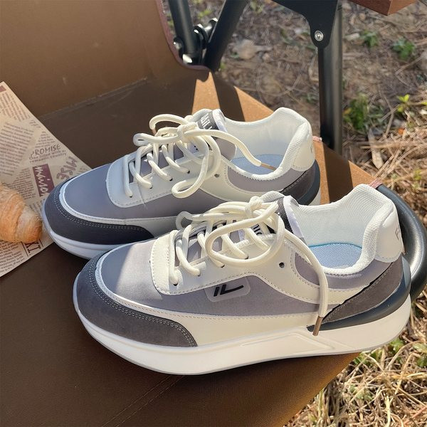 Vabaaja tossud, ökonoomsest seemisnahast ümarad mudelid