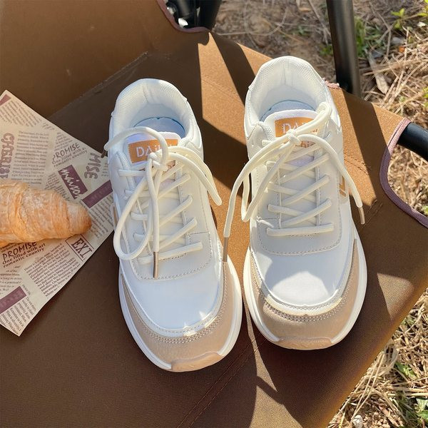 Vabaaja tossud, ökonoomsest seemisnahast ümarad mudelid