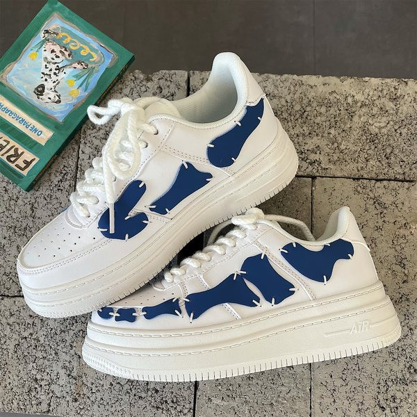 Női tornacipő három színben nyakkendővel