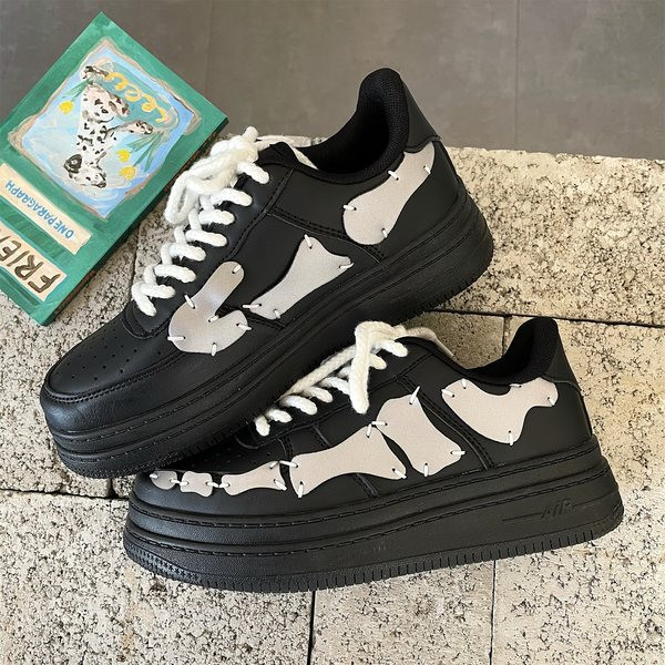 Női tornacipő három színben nyakkendővel