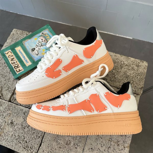 Női tornacipő három színben nyakkendővel