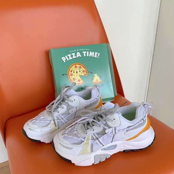 Naiste tossud igapäevaeluks ja sportimiseks