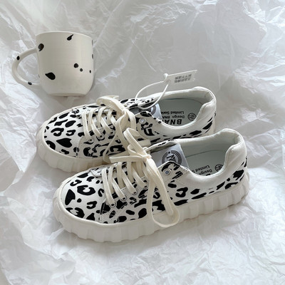 Γυναικεία sneakers με animal print