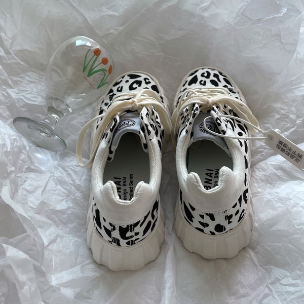 Γυναικεία sneakers με animal print