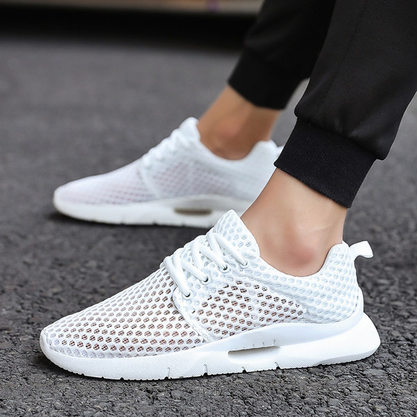 Férfi légáteresztő tornacipő fűzővel