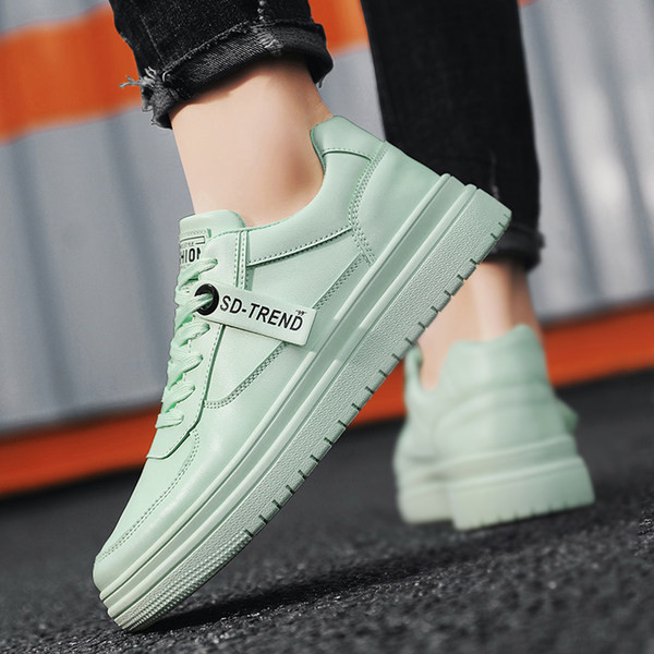 Мъжки едноцветни кецове от еко кожа 