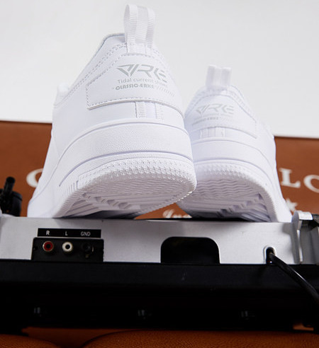 Modern női tornacipő - különböző színekben