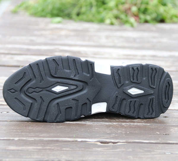 Öko-nahast ja võrkkangast valmistatud meeste vabaaja tossud