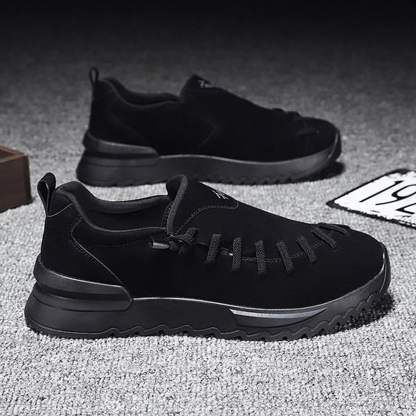 Öko-seemisnahast meeste tossud - kaks mudelit