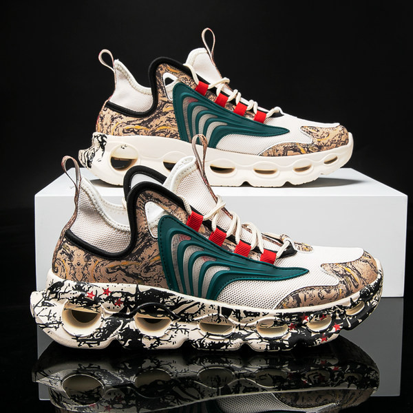 Uus kõrge kareda tallaga meeste tossude mudel