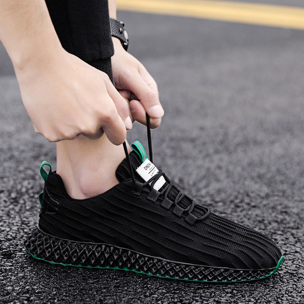 Musta värvi suvised tekstiilist tossud meestele