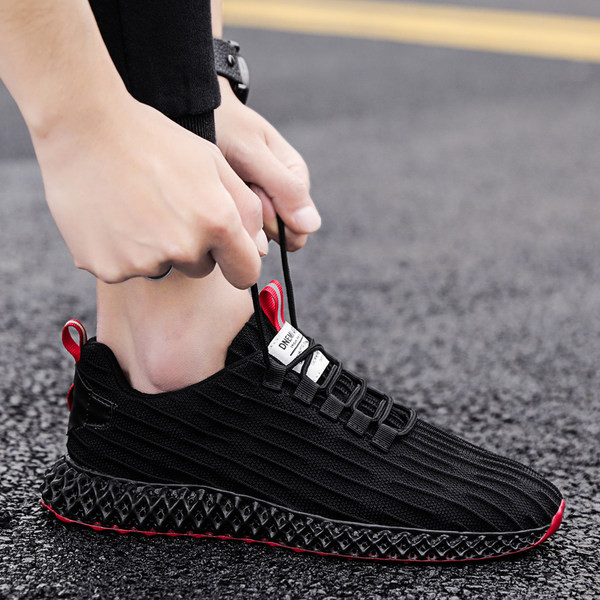 Musta värvi suvised tekstiilist tossud meestele