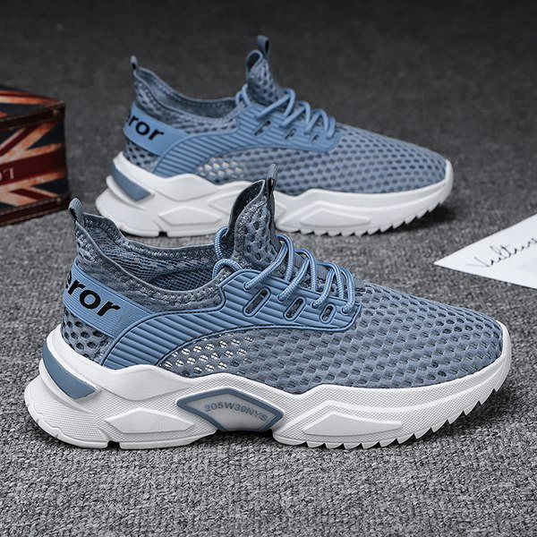 Tekstiilvõrgust mitmes värvitoonis paeltega tossud