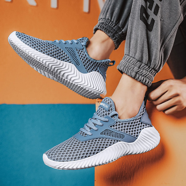 Mitmes värvitoonis lipsudega tekstiilist vedrutossud