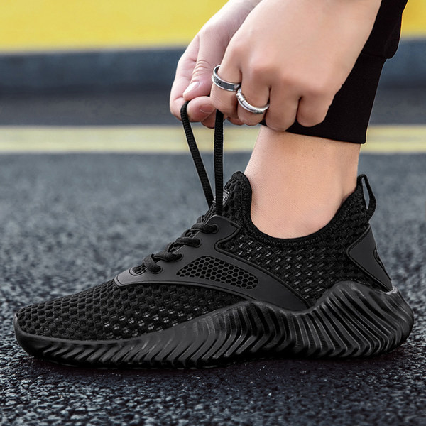 Mitmes värvitoonis lipsudega tekstiilist vedrutossud