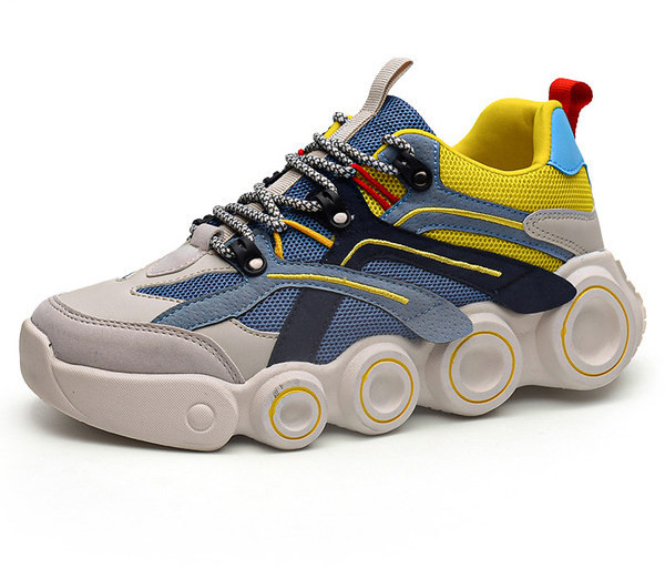 Kareda tallaga värviliste meeste tossude uus mudel