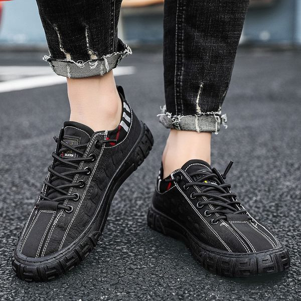 Alkalmi férfi műbőr tornacipő