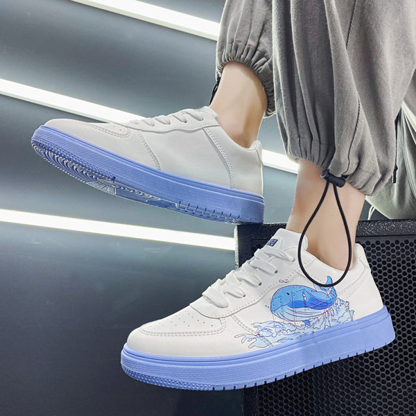 Cipős, kék talpú tornacipő