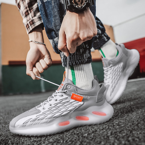 Tavaszi-nyári férfi tornacipő fűzős