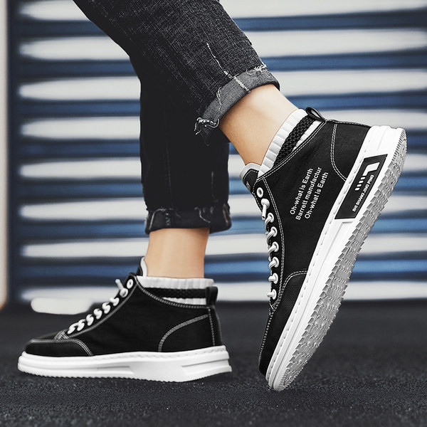 Meeste poolsaapad valmistatud ökonahast