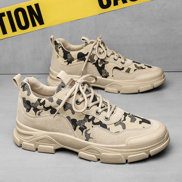 Kahes värvitoonis paeltega meeste tossud