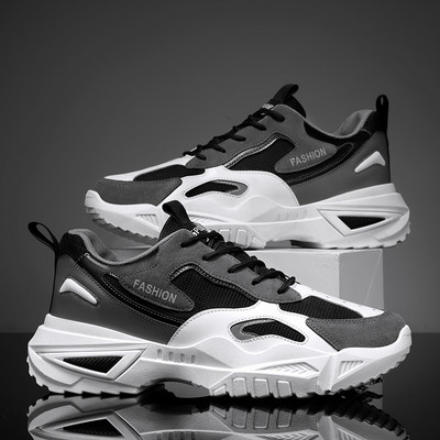 Moodsad kareda talla ja kirjaga meeste tossud