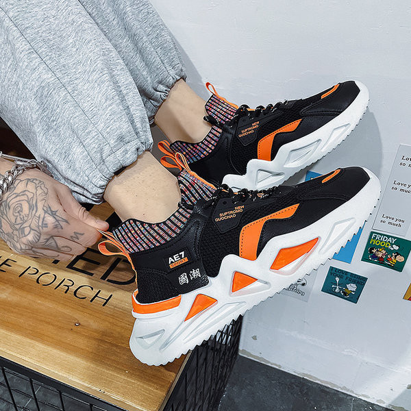 Mittestandardse tallaga meeste tekstiilist sokid