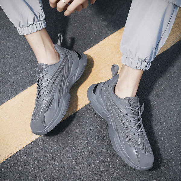 Kareda tallaga meeste tossude uus mudel