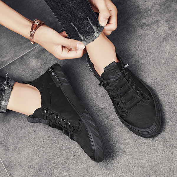 Meeste kunstnahast tossud neljas värvitoonis