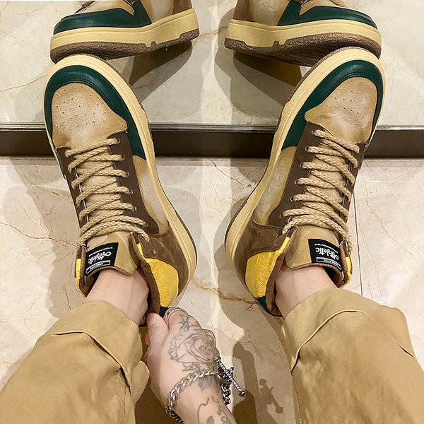 Νέο μοντέλο sneakers για άνδρες με πολύχρωμο σχέδιο - δύο μοντέλα