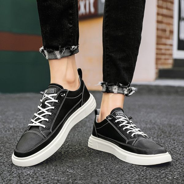 Lameda talla ja paeltega nahast meeste tossud