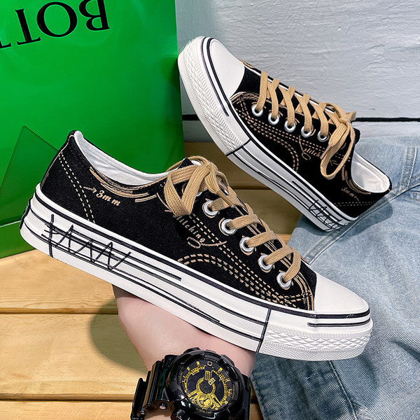 Uus mudel kahes värvitoonis lipsudega meeste vabaaja tossud