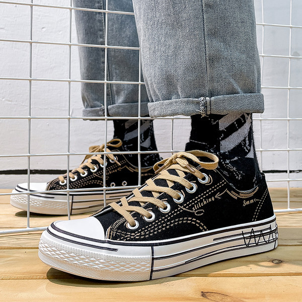 Uus mudel kahes värvitoonis lipsudega meeste vabaaja tossud