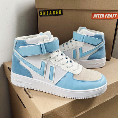 Meeste vabaaja tossud kaks mudelit lipsudega