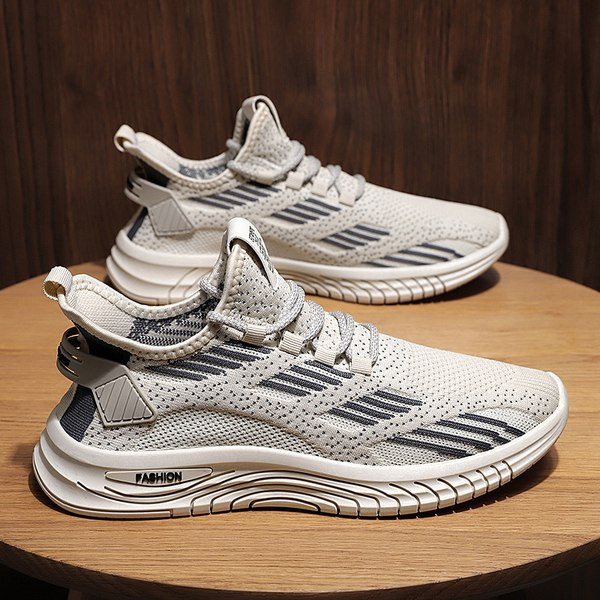 Tekstiilist meeste sporditossud, millel on paelad ja kiri