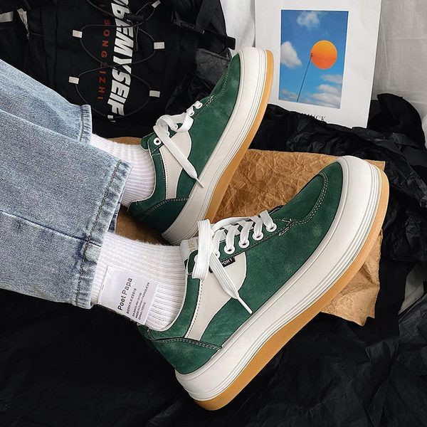 Kõrge talla ja paeltega meeste tossud