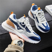 Meeste tossud õhukaamera ja embleemiga