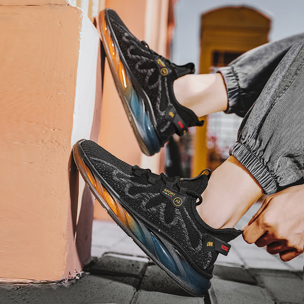 Värviliste talladega meeste tossud