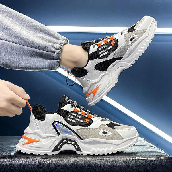 Meeste värvilised kirjadega tossud