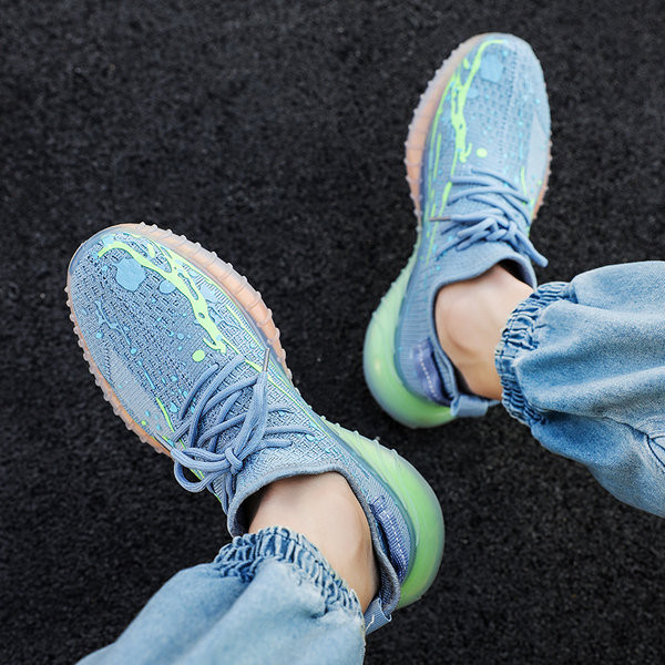 Värvilised tekstiilist tossud meestele