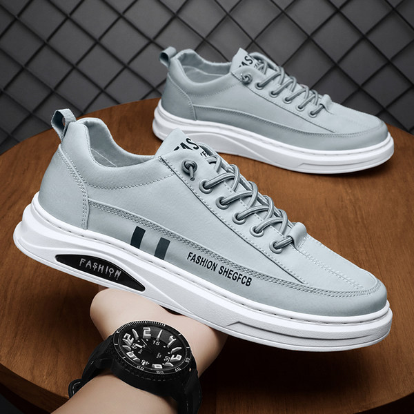 Kolmes värvitoonis meeste kunstnahast tossud