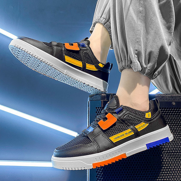 Võrkude ja lameda tallaga meeste tossud