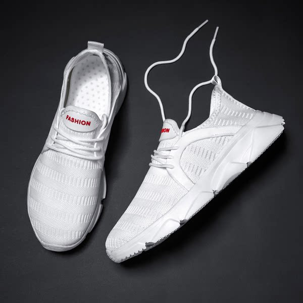 Meeste tekstiilist valged, punased ja mustad tossud