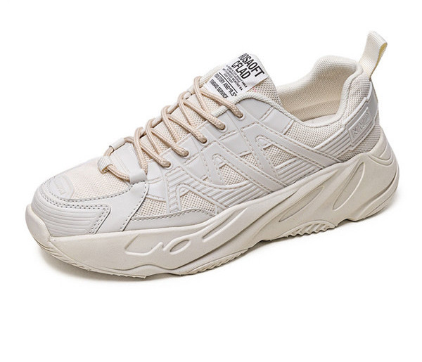 Meeste nahast tossud embleemi ja lipsudega