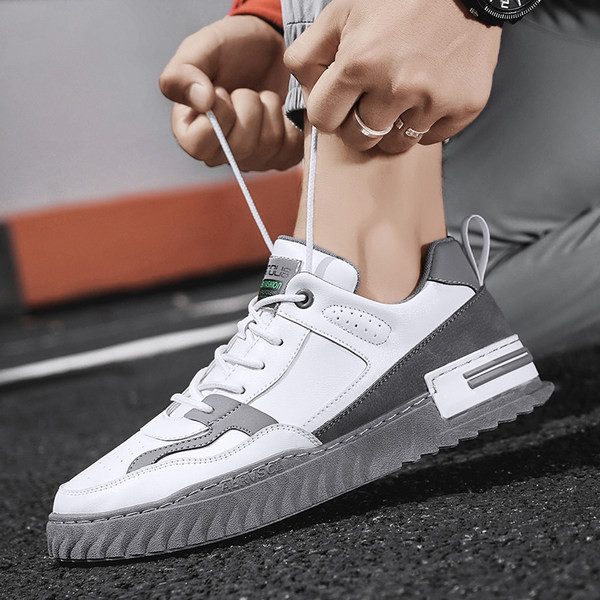 Lameda talla ja embleemiga meeste tossud