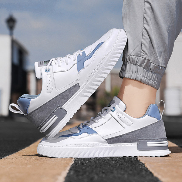 Lameda talla ja embleemiga meeste tossud