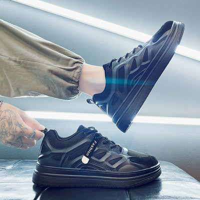 Meeste hingavad tossud kirja ja lameda tallaga