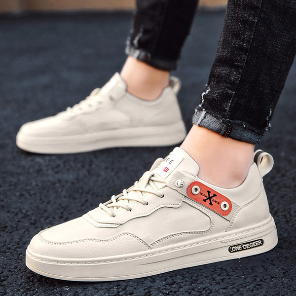 Lameda talla ja embleemiga nahast tossud