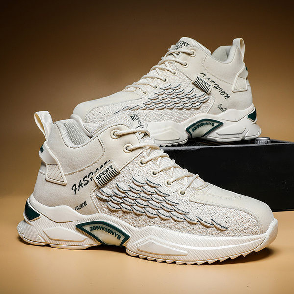 Hingavast kangast ja pealdistega meeste tossud