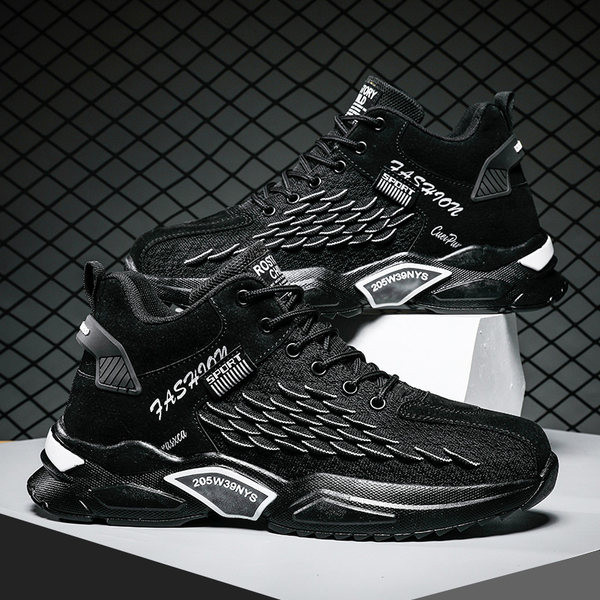 Hingavast kangast ja pealdistega meeste tossud